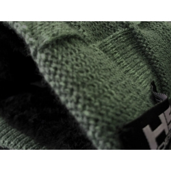 Zielona zimowa czapkaHSD z futerkiem